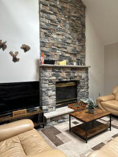 Pocono Hideout Family Home with Hot Tub Deck Sunroom Pool Big Bass Lake Larsen Lake Gouldsboro Clifton Township - 3