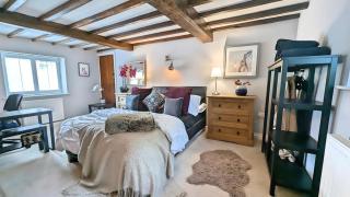 Rural cottage with wood fired hot tub - - 8