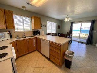 Lake View Condo 942 4 - 8