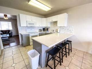 Updated Lake View Condo 941 2- Amazing Views - 4