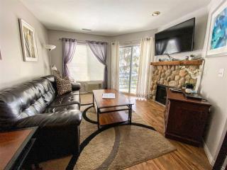 Inn Building Condo 206 Beautiful updated condo - Garden City - 0