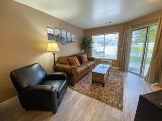 Inn Building Condo 110 (Pet friendly, free Wi-Fi) - Garden City - 0