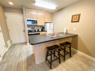 Inn Building Condo 110 (Pet friendly, free Wi-Fi) - Garden City - 6
