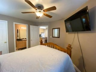 Inn Building Condo 110 (Pet friendly, free Wi-Fi) - Garden City - 2