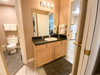 Inn Building Condo 110 (Pet friendly, free Wi-Fi) - Garden City - 1