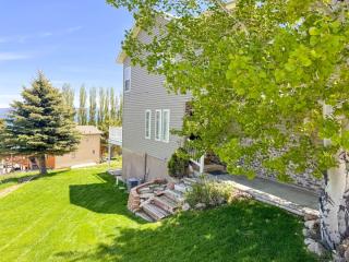 Lake View Cabin New Hot tub and Roku TV - 5