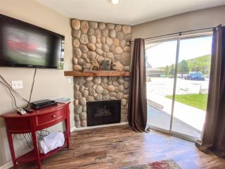 Inn Building Condo 102 Updated Ground Level - Garden City - 1