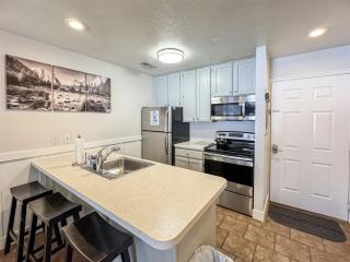 Inn Building Condo 112, updated beautiful condo - 7