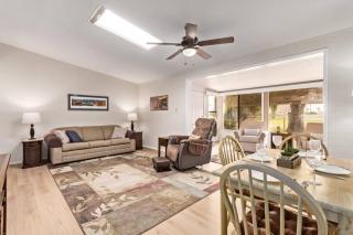 Relaxing 2BR plus Den Golf Retreat with Backyard and BBQ - Sun City - 0