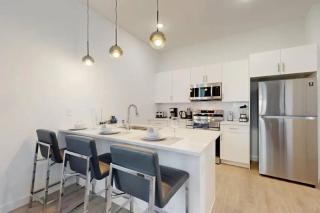 Spacious 5BR and 4BA Oasis with Pool - 15 Min to Disney - 2