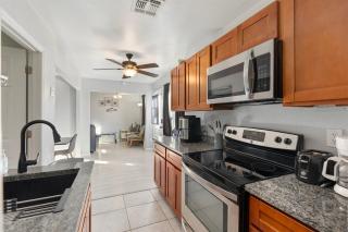 4 Bedroom, Jacuzzi, Location and Outdoor Dining - Mesa - 0
