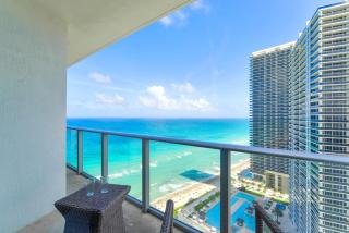 Sun and Beach Closer of You! Condo All-In - Hollywood - 1