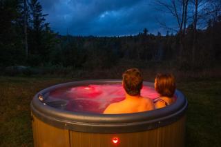 Newly-built mountain lodge with hot tub and 87 acres - Elizabethtown - 9