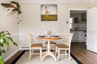Walk to Main Street HVL cute cozy studio - Hendersonville - 7