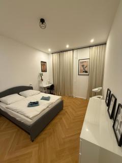 Rockchair - NB20 Cozy Apartment in Friedrichshain Ostkreuz - Berlin - 1