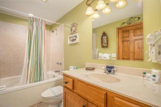2BR Village At Indian Point 1907 near SDC - Free Tickets Daily up to $500 - Branson - 1