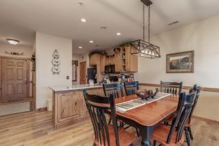2BR Village At Indian Point 1807 near SDC - Free Tickets Daily up to $500 - Branson - 0