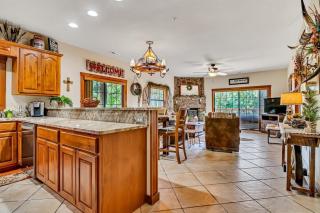 2BR Village At Indian Point 1801 near SDC - Free Tickets Daily up to $500 - Branson - 0