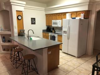 Stunning 4 bedroom pool home - Lake Havasu City - 9