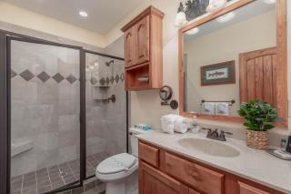 2BR Village At Indian Point 1707 near SDC - Free Tickets Daily up to $500 - Branson - 3