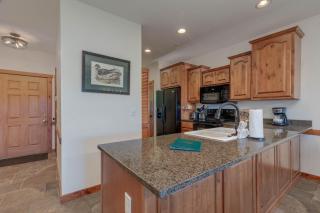 2BR Village At Indian Point 1707 near SDC - Free Tickets Daily up to $500 - Branson - 9