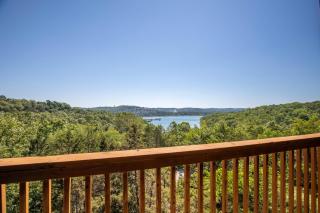 2BR Village At Indian Point 1707 near SDC - Free Tickets Daily up to $500 - Branson - 1