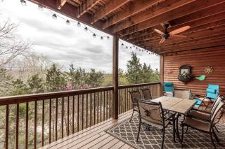 2BR Village At Indian Point 1803 near SDC - Free Tickets Daily up to $500 - Branson - 2