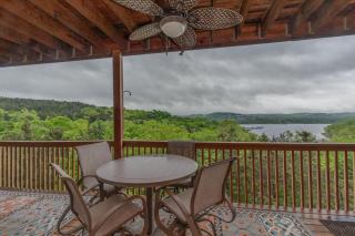 2BR Village At Indian Point 1706 near SDC - Free Tickets Daily up to $500 - Branson - 1