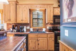 2BR Village At Indian Point 1608 near SDC - Free Tickets Daily up to $500 - Branson - 8