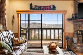 2BR Village At Indian Point 1608 near SDC - Free Tickets Daily up to $500 - Branson - 1
