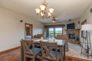 2BR Village At Indian Point 1604 near SDC - Free Tickets Daily up to $500 - Branson - 9