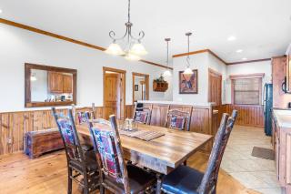 2BR Village At Indian Point 1607 near SDC - Free Tickets Daily up to $500 - Branson - 1