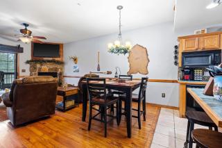 2BR Village At Indian Point 2002 near SDC - Free Tickets Daily up to $500 - Branson - 8