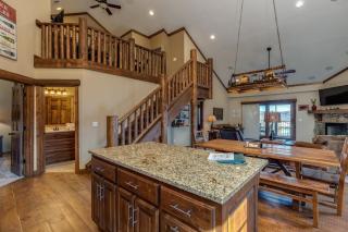 3BR+Loft Village At Indian Point 1406 near SDC -Free Tickets up to $500 Value - Branson - 0