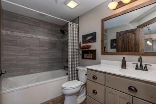 5BR Village At Indian Point 1401 near SDC - Free Tickets Daily up to $500 - Branson - 4