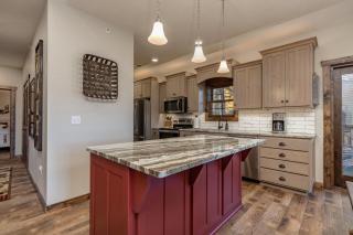 5BR Village At Indian Point 1401 near SDC - Free Tickets Daily up to $500 - Branson - 0