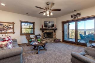 5BR Village At Indian Point 1401 near SDC - Free Tickets Daily up to $500 - Branson - 9