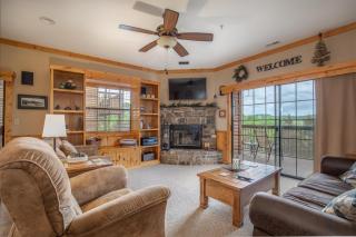 2BR Village At Indian Point 1505 near SDC - Free Tickets Daily up to $500 - Branson - 3