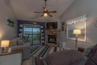 2BR Village At Indian Point 1212 near SDC - Free Tickets Daily up to $500 - Branson - 5