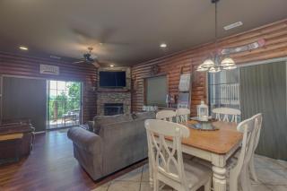 2BR Village At Indian Point 2102 near SDC - Free Tickets Daily up to $500 - Branson - 7