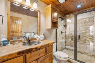 2BR Village At Indian Point 1512 near SDC - Free Tickets Daily up to $500 - Branson - 2