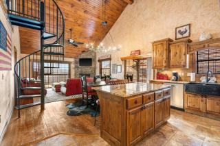 2BR Village At Indian Point 1512 near SDC - Free Tickets Daily up to $500 - Branson - 9