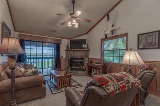 2BR Village At Indian Point 1312 near SDC - Free Tickets Daily up to $500 - Branson - 8