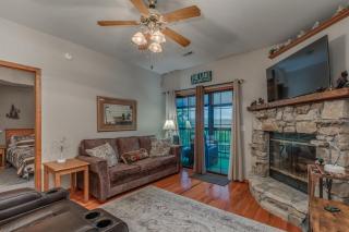 2BR Village At Indian Point 1208 near SDC - Free Tickets Daily up to $500 - Branson - 6
