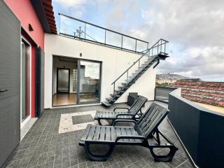 Private Rooftop Sunny Terrace in Funchal - 4