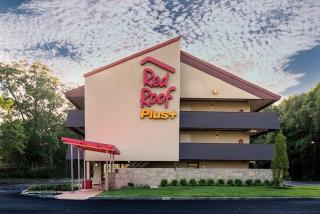 Red Roof Inn PLUS+ Philadelphia Airport - 5