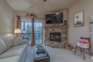 2BR Village At Indian Point 504 near SDC-Free Tickets Daily up to $500 value - Branson - 9
