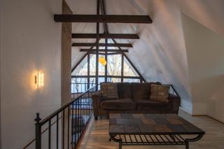 Lakehouse Retreat with Hot Tub - 1