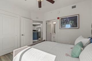 New Calypso Beach Resort Corner Unit Sleeps 8! by Dolce Vita Getaways PCB - 3