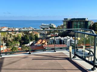 Private Rooftop Sunny Terrace in Funchal - Funchal - 2